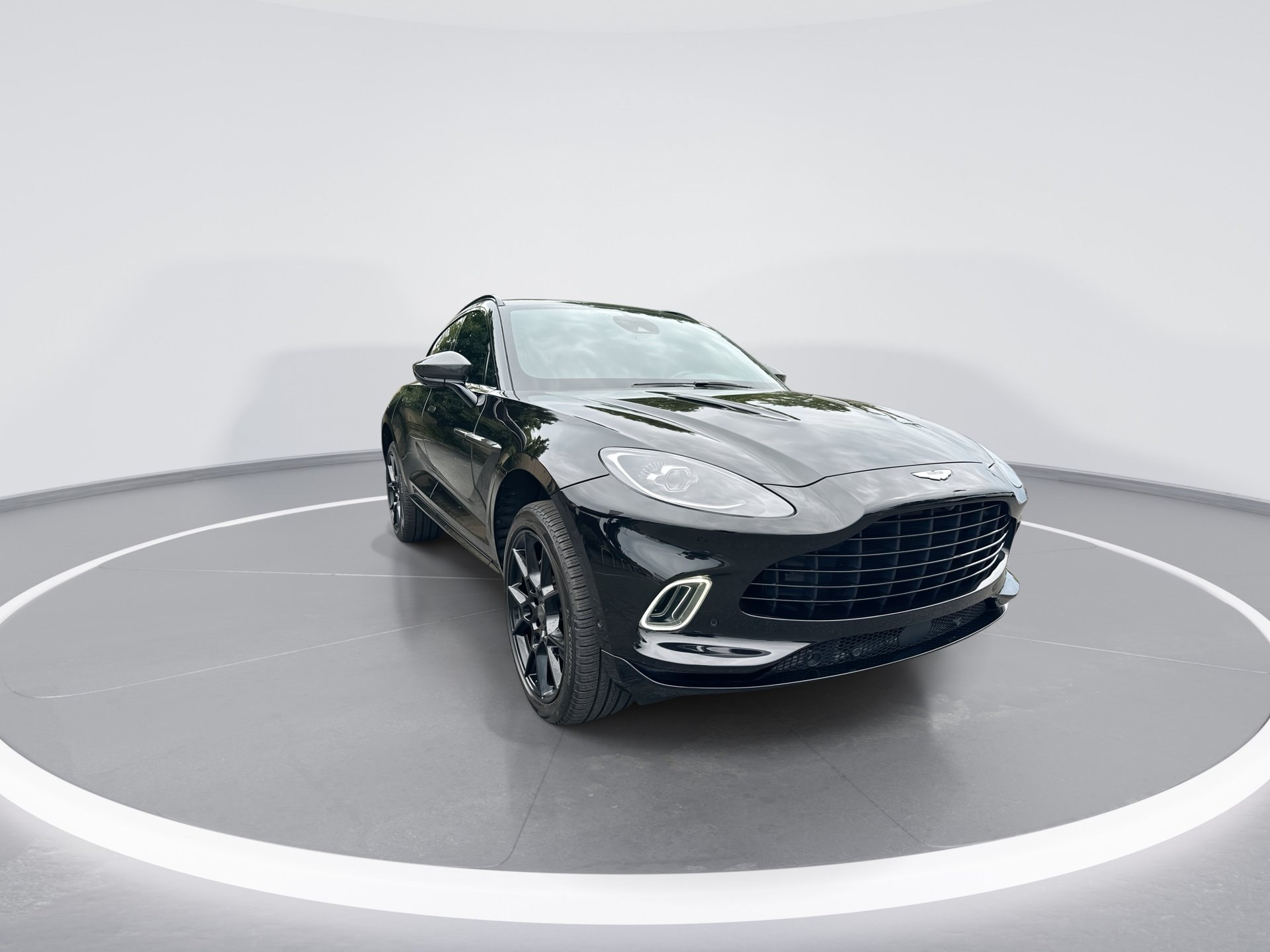 aston martin dbx 2021 SCFVUJAW8MTV02389 image